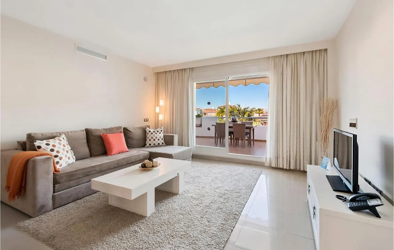 Awesome Apartment In Estepona With Kitchenette 0*,  Spanien