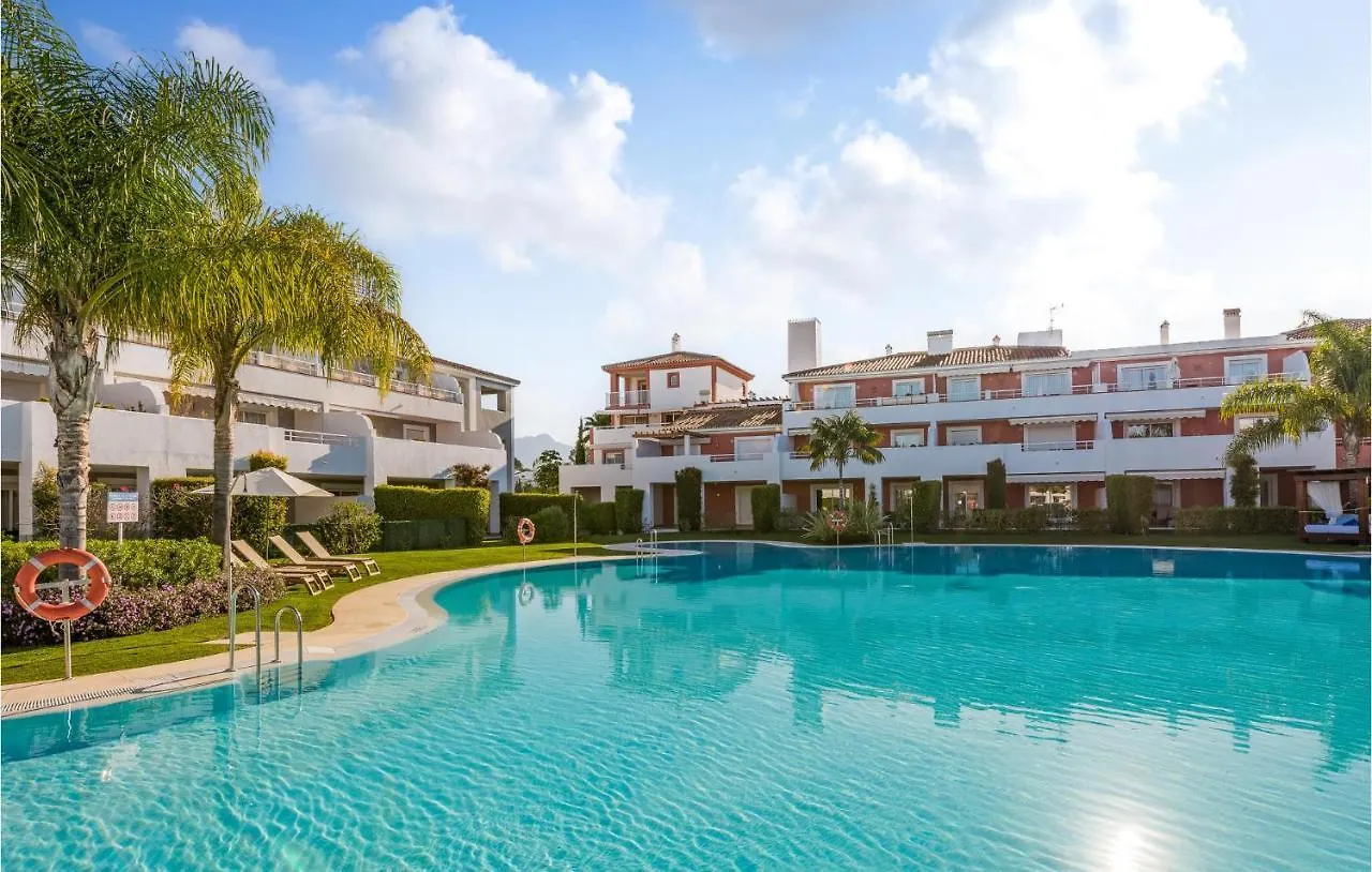 Awesome Apartment In Estepona With Kitchenette Spanien