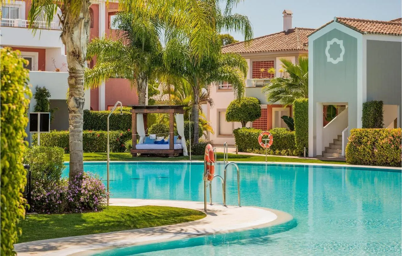 Awesome Apartment In Estepona With Kitchenette Spain