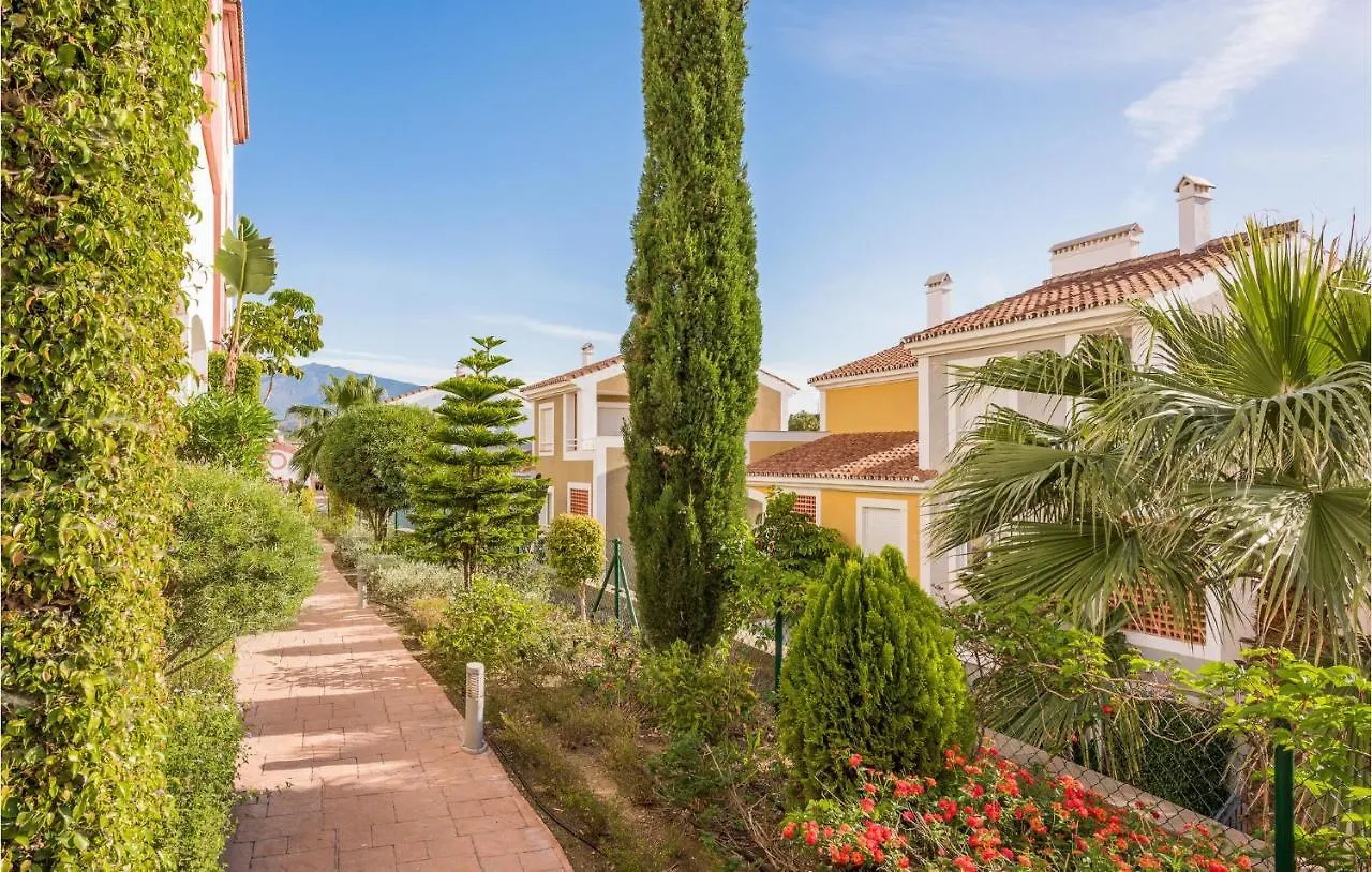 Awesome Apartment In Estepona With Kitchenette Spanien