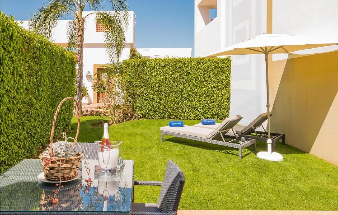 Awesome Apartment In Estepona With Kitchenette