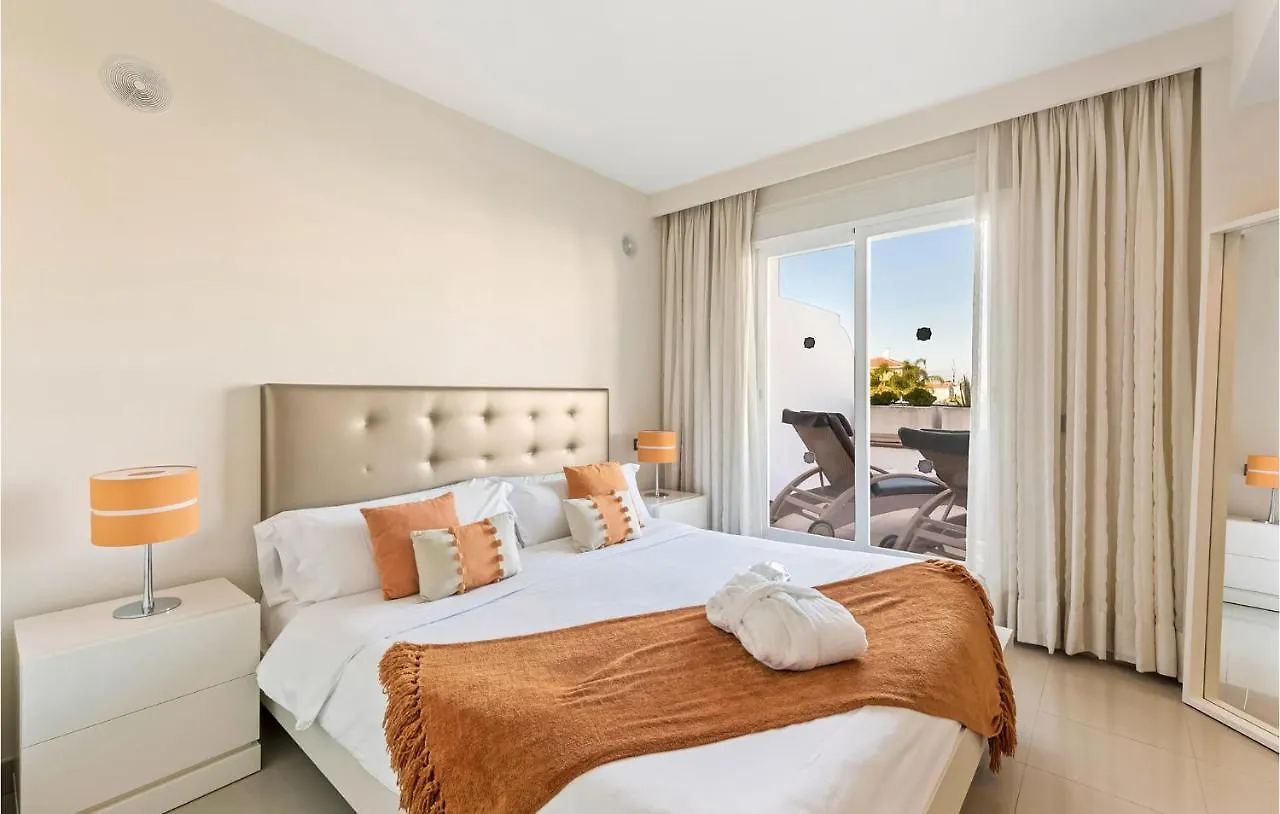 Awesome Apartment In Estepona With Kitchenette