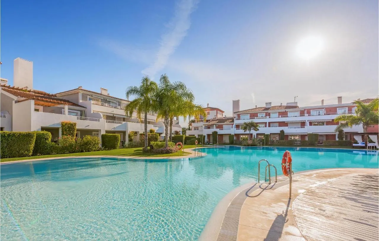 Awesome Apartment In Estepona With Kitchenette